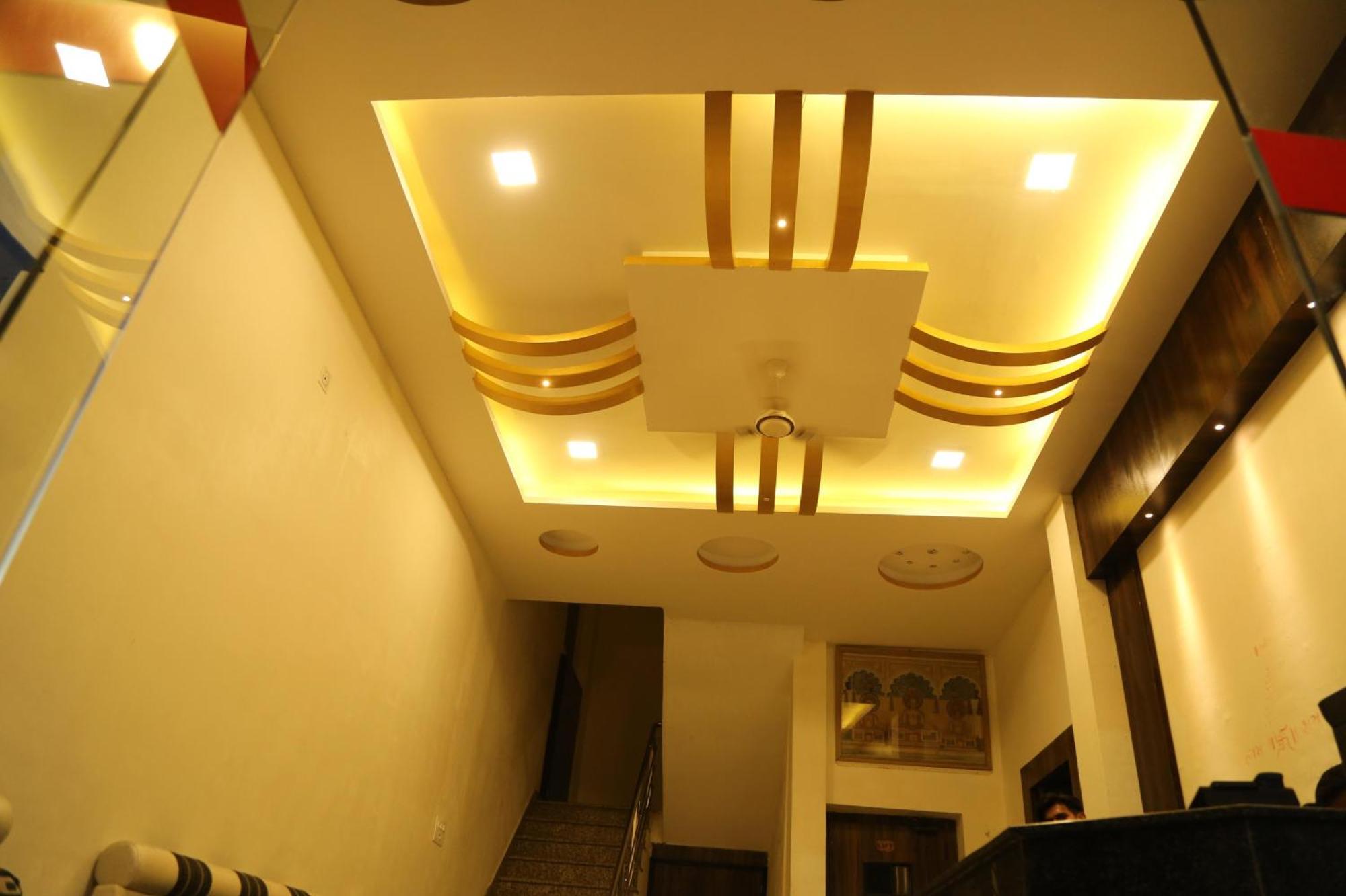Hotel Krishna Palace Udaipur Bagian luar foto