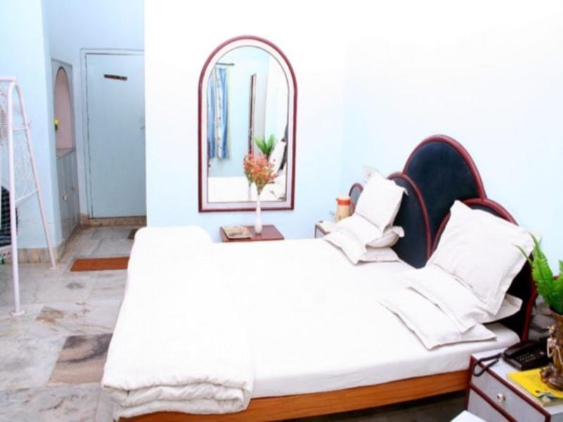 Hotel Krishna Palace Udaipur Bagian luar foto