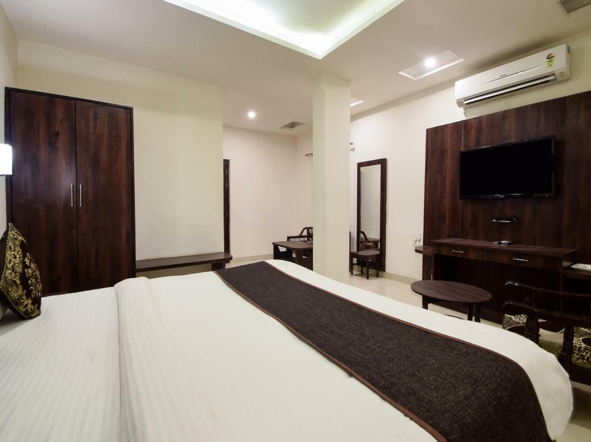 Hotel Krishna Palace Udaipur Bagian luar foto