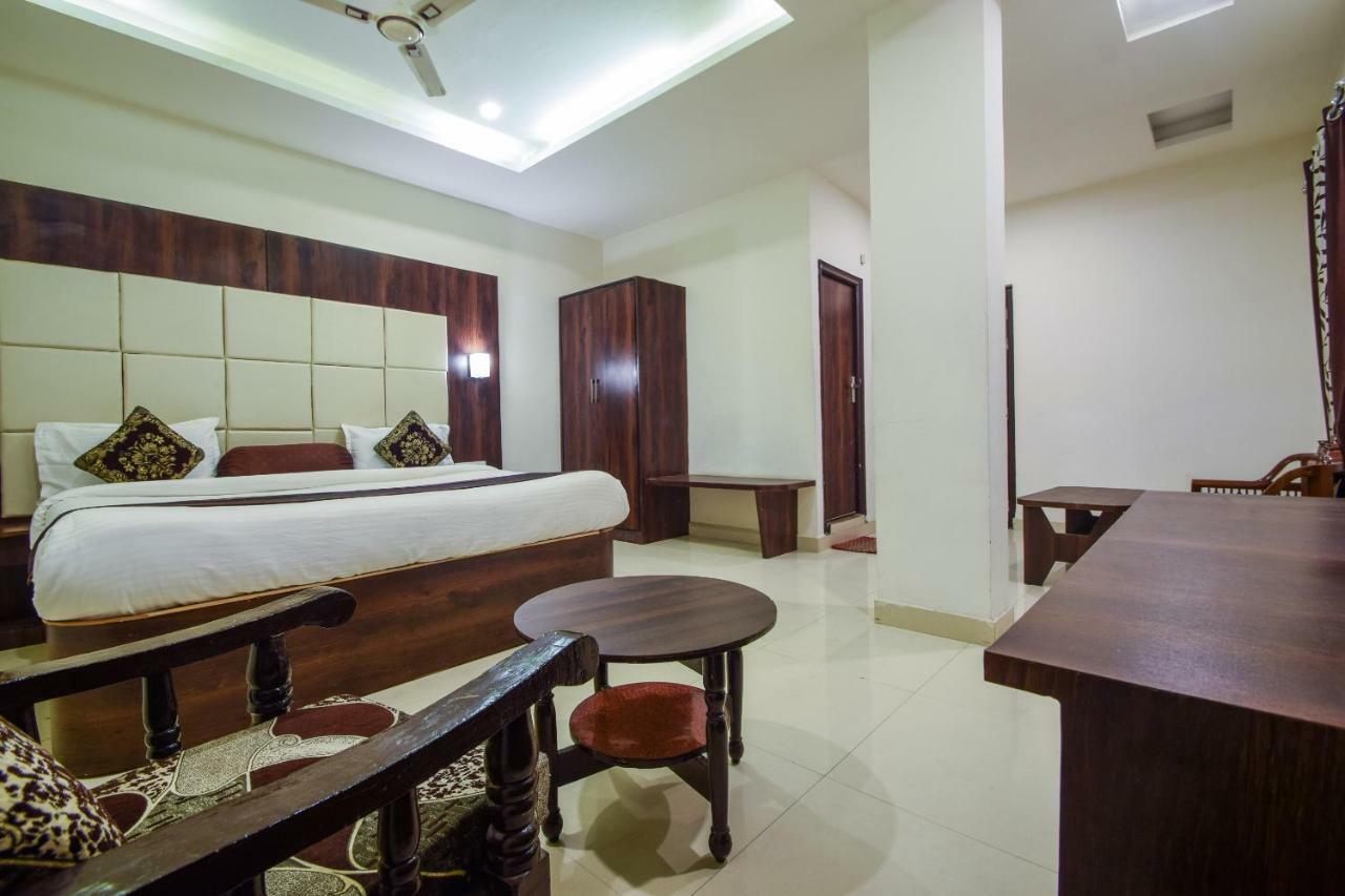 Hotel Krishna Palace Udaipur Bagian luar foto